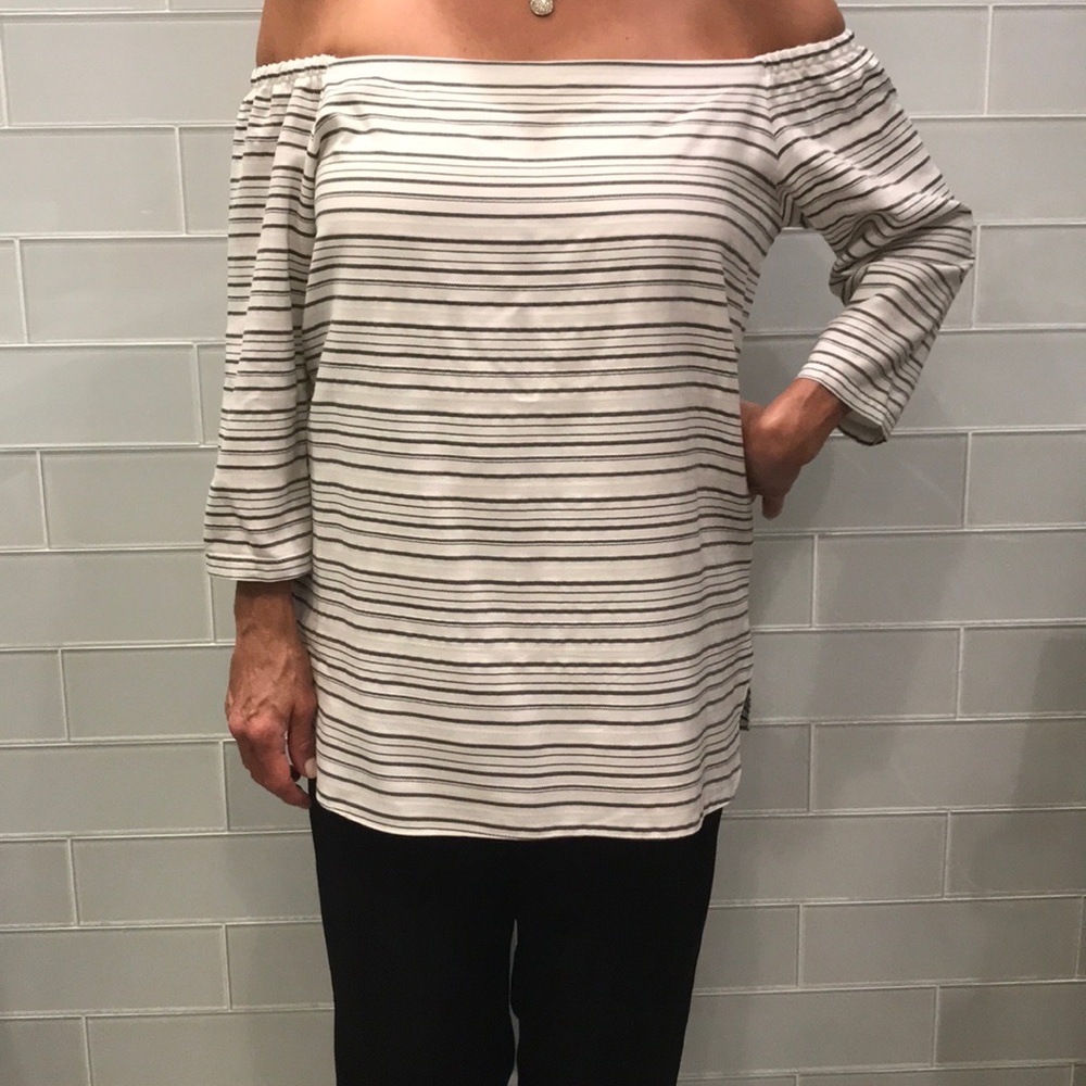 Off the shoulder Bailey/44 top